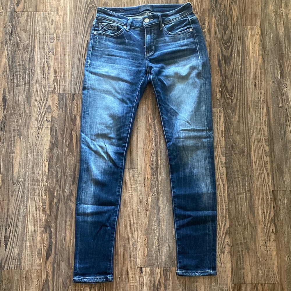 Dark wash buckle black 26x 30 ankle skinny jeans
